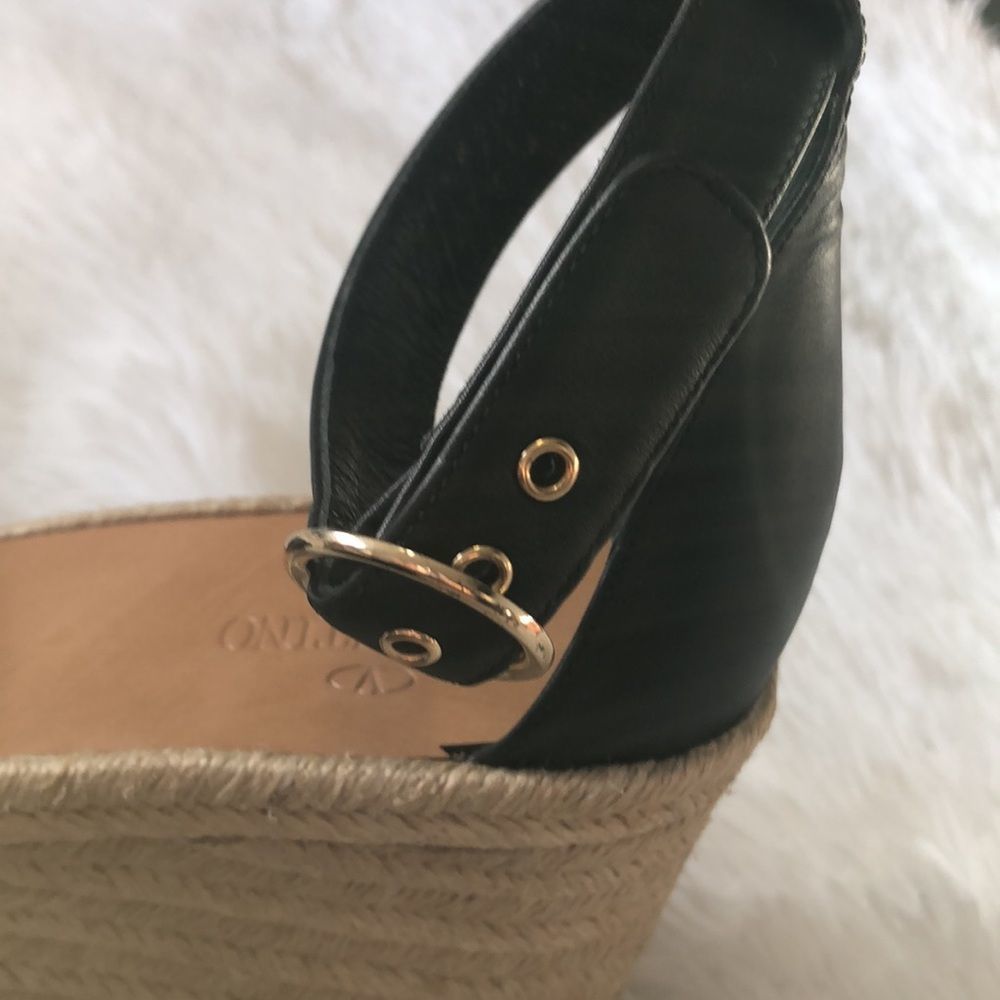 W/ Ruched Sue… - Picture 9 of 16